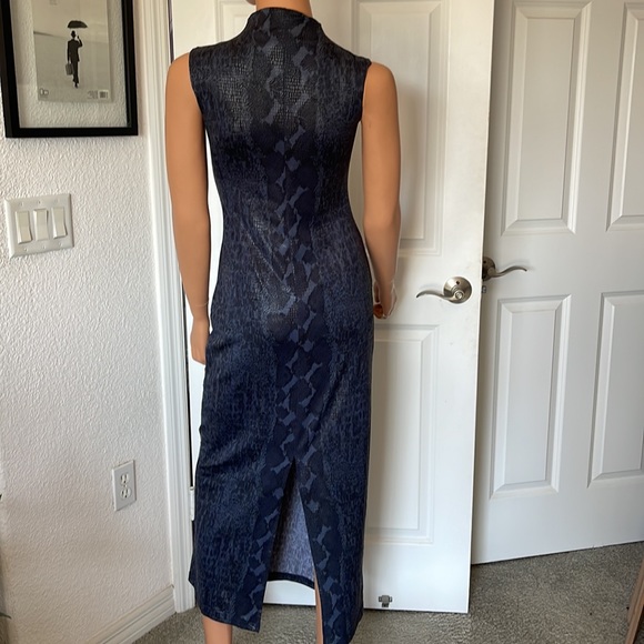 Beautiful Ms. J SNAKE PRINT MAXI DRESS. Size M. Dark blue w/muted gold. EUC - Picture 5 of 8